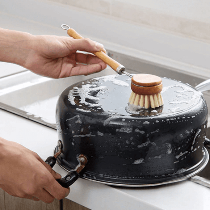 https://ecoroots.us/cdn/shop/products/WoodenDishBrush_opt_2_680x680_crop_center.png?v=1631290648